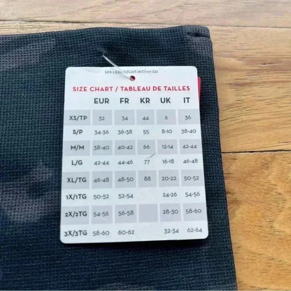 Spanx Look at Me Now Seamless Leggings - Black Camo - Picture 8 of 9